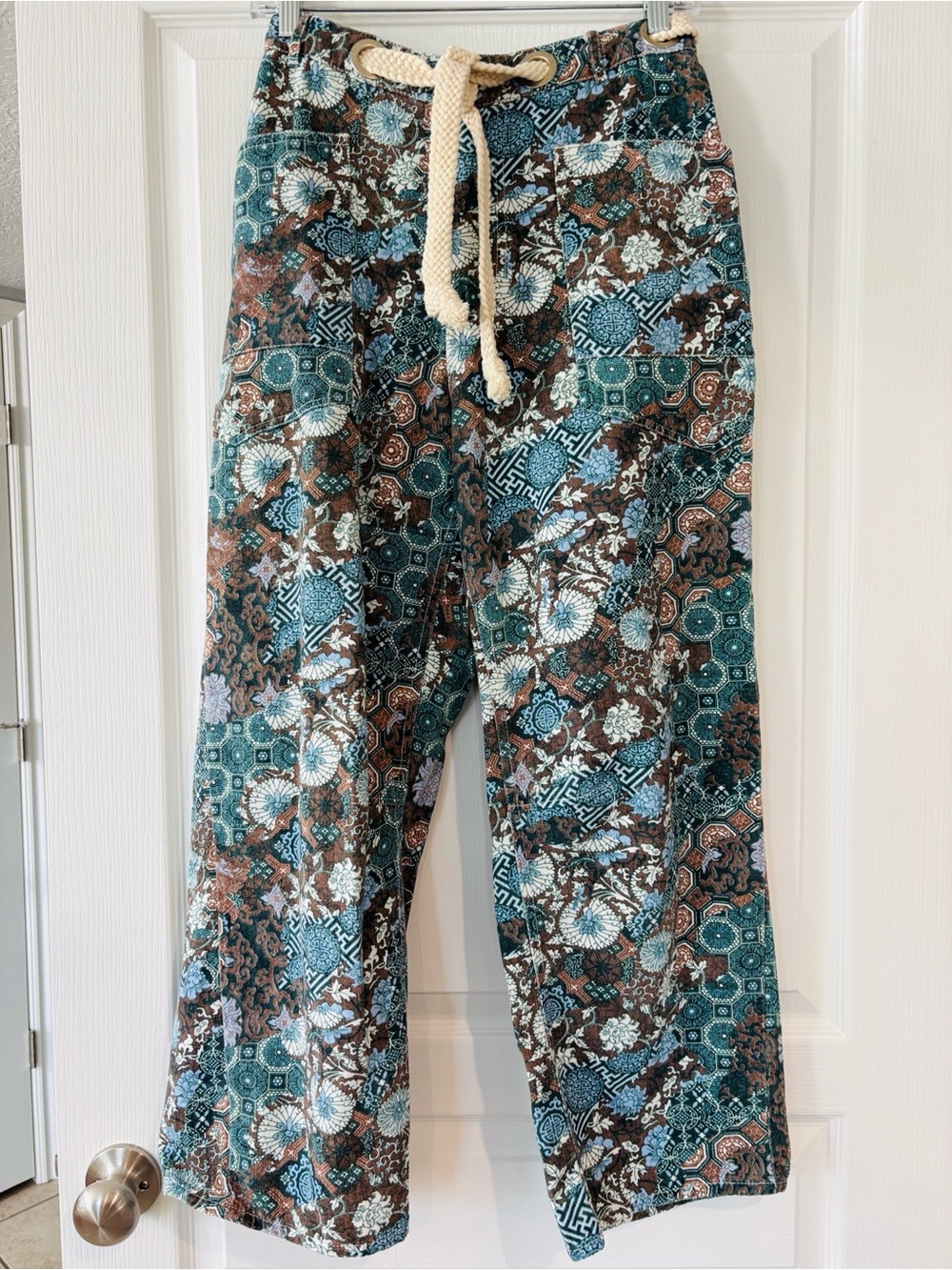 Blue Velvet Rope Tie Artsy Elastic Waist Floral Jeans